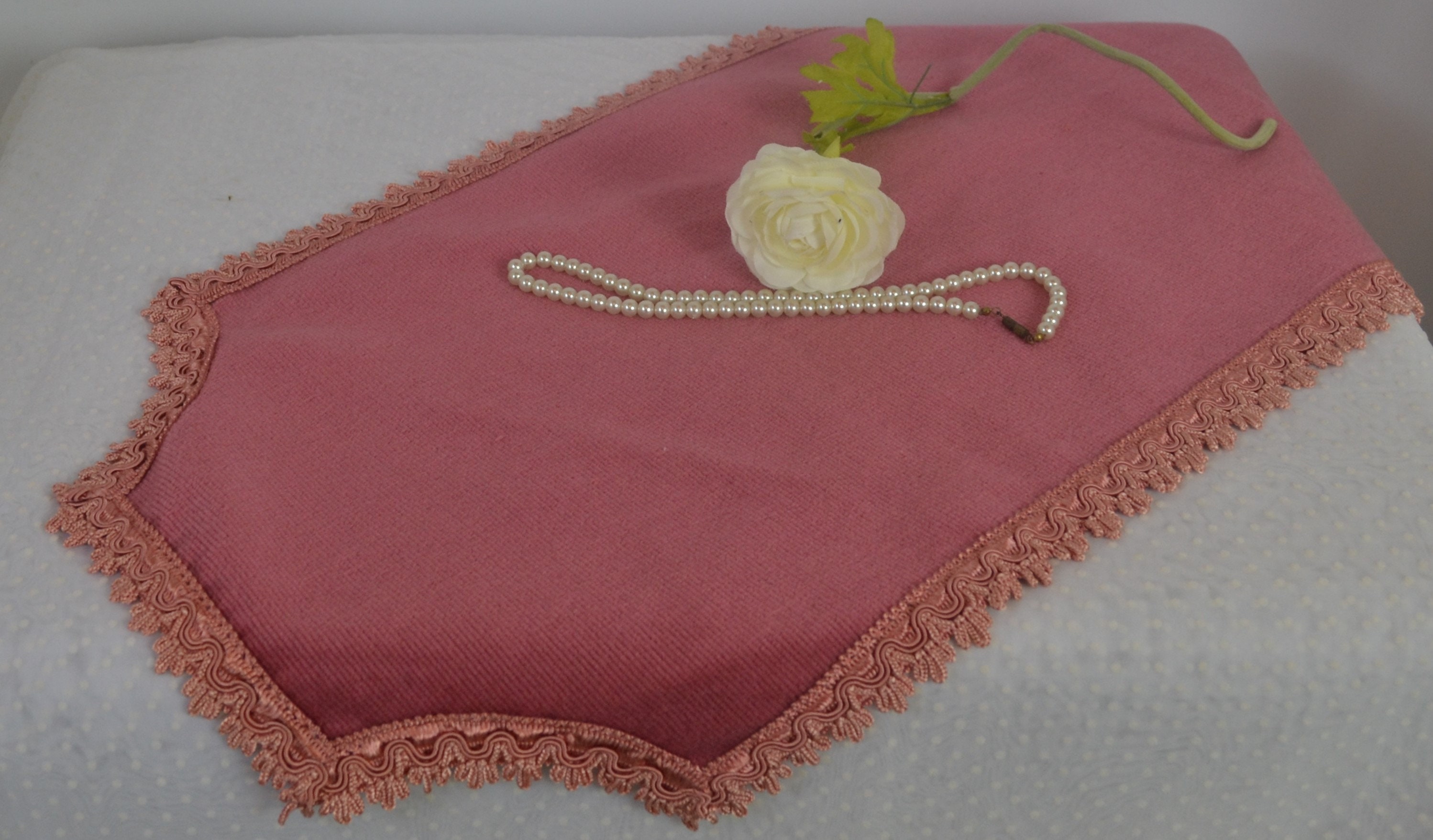 CHEMIN DE TABLE EN SATIN ROSE POUDRE 30cm*270cm