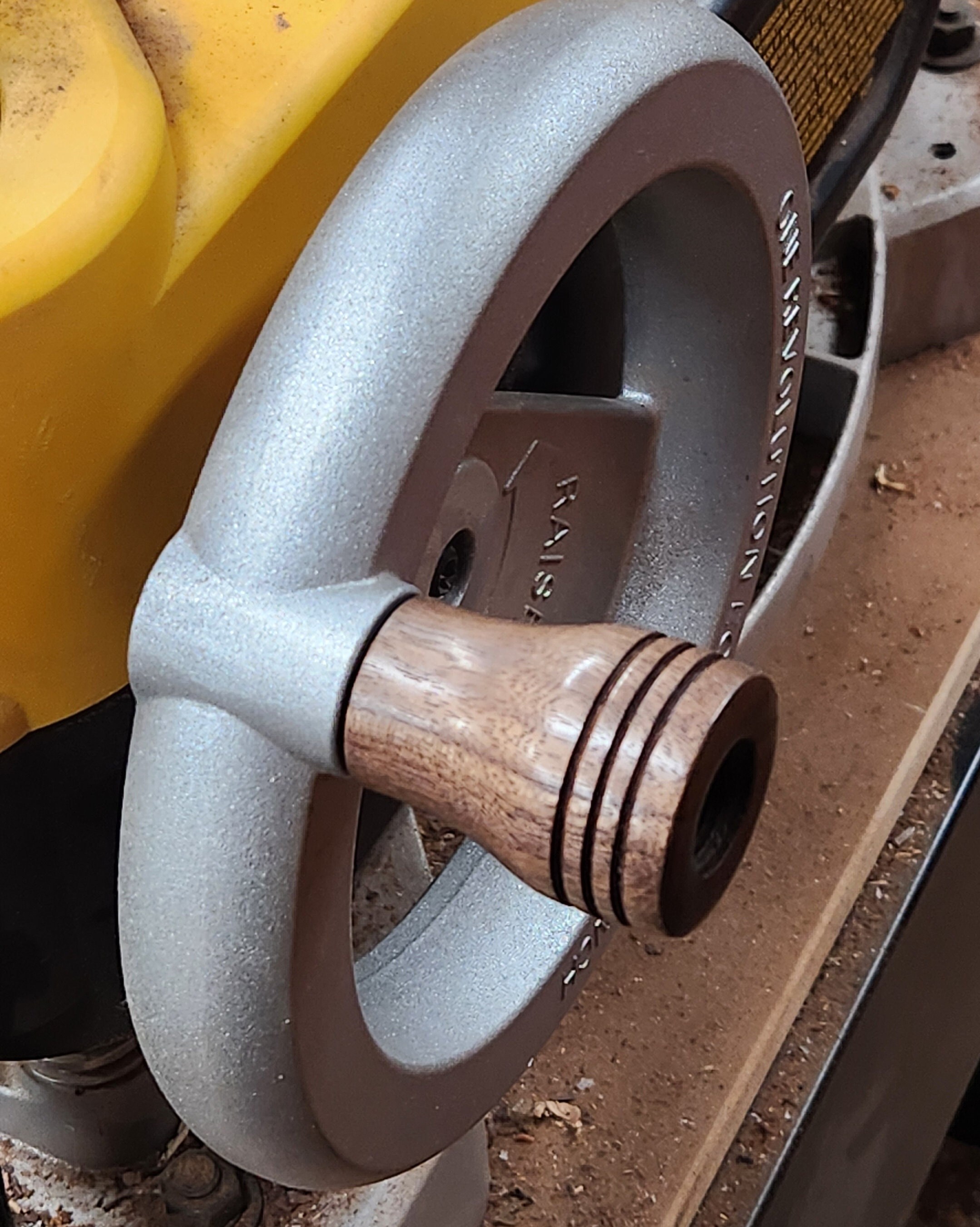 Walnut Replacement Knob for Dewalt Dw735 Planer
