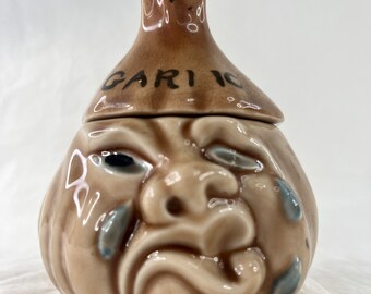 Quirky Anthropomorphic Covered Ceramic Crying Garlic Holder Dish Kitsch Kitchen Decor