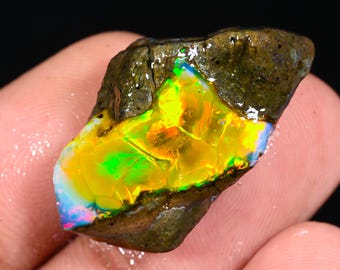 Opale éthiopienne Brute Multifeu Naturelle - Pièce Unique De 187,30 Carats - 50x34,5 Mm