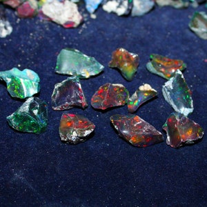 50 crt Natural black Ethiopian opal rough, black opal raw, black opal crystal, multi fire black opal rough, fire opal, black opal jewelry