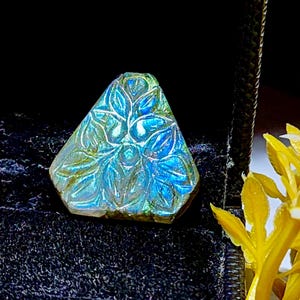 Loose Labradorite , Natural Labradorite, Handmade Carved Gemstone, Blue Flashy Labradorite, Jewelry Making,Cabochon Labradorite, 33 Cts