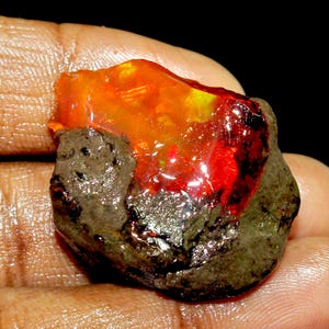 Opal Rough Gemstone, Natural Crystal Opal Rough,Welo Fire Opal,Welo Fire, Specimens Ethiopian Opal Raw,39x26 MM Oil Opal Rough, 51.70 CTS