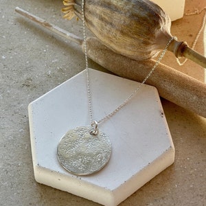 Pendant necklace with hammered stars texture //handmade stars pendant necklace