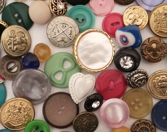 Vintage buttons lot 100 buttons / assorted button lot / mixed colors and sizes for crafting / as pictured