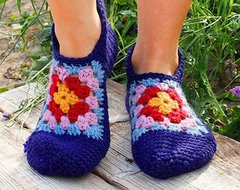 Super Easy Pattern Crocheted Women's slippers with granny square. SIZE 35/37 - 38/40 - 41/43.