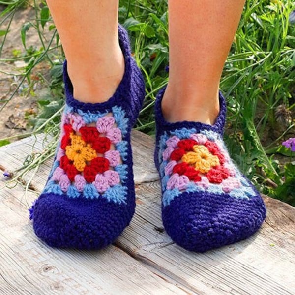 Super Easy Pattern Crocheted Women's slippers with granny square. SIZE 35/37 - 38/40 - 41/43.