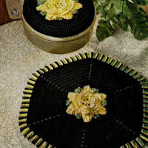 Vintage Pattern Crocheted Rose Bathroom Set.