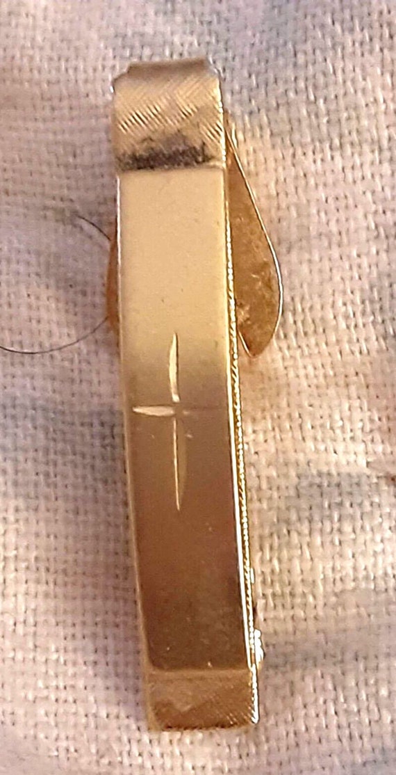 Vintage gold tone Mid-Century Modern tie clip cro… - image 1