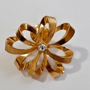 Gold Tone Ribbon Loop Lapel Pin Brooch Rhinestone 1 1/2"