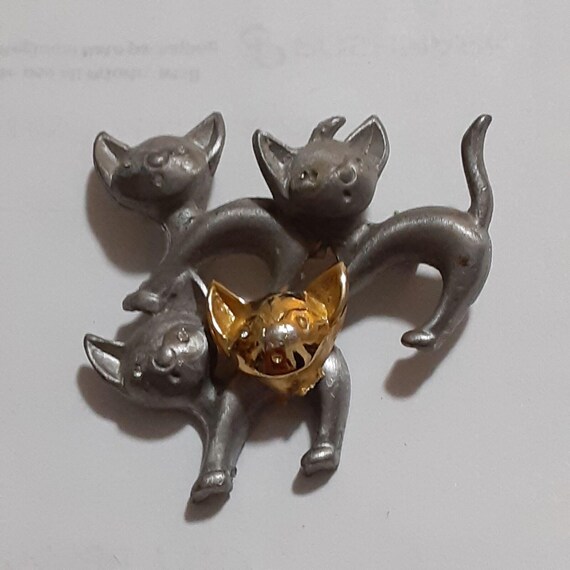 Quartet of cats brooch pin pewter gold tones