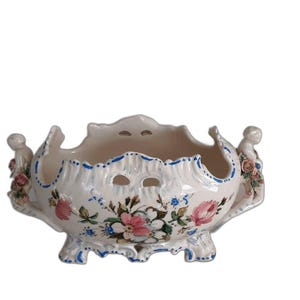 Vintage capodimonte hand-paintedfloral Italy centerpiece cherubs 11X5.5