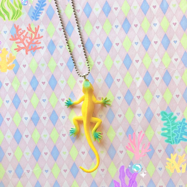 long yellow lizard figurine cute kawaii nostalgic decora toy kidcore chunky ballchain necklace!