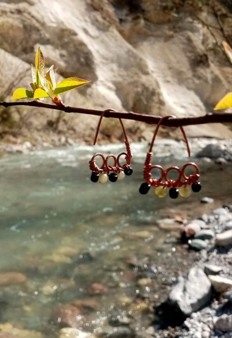 Green Quartz Handcrafted Small and Simple Copper Earrings with Synthetic Pearls and Small Natural Stones