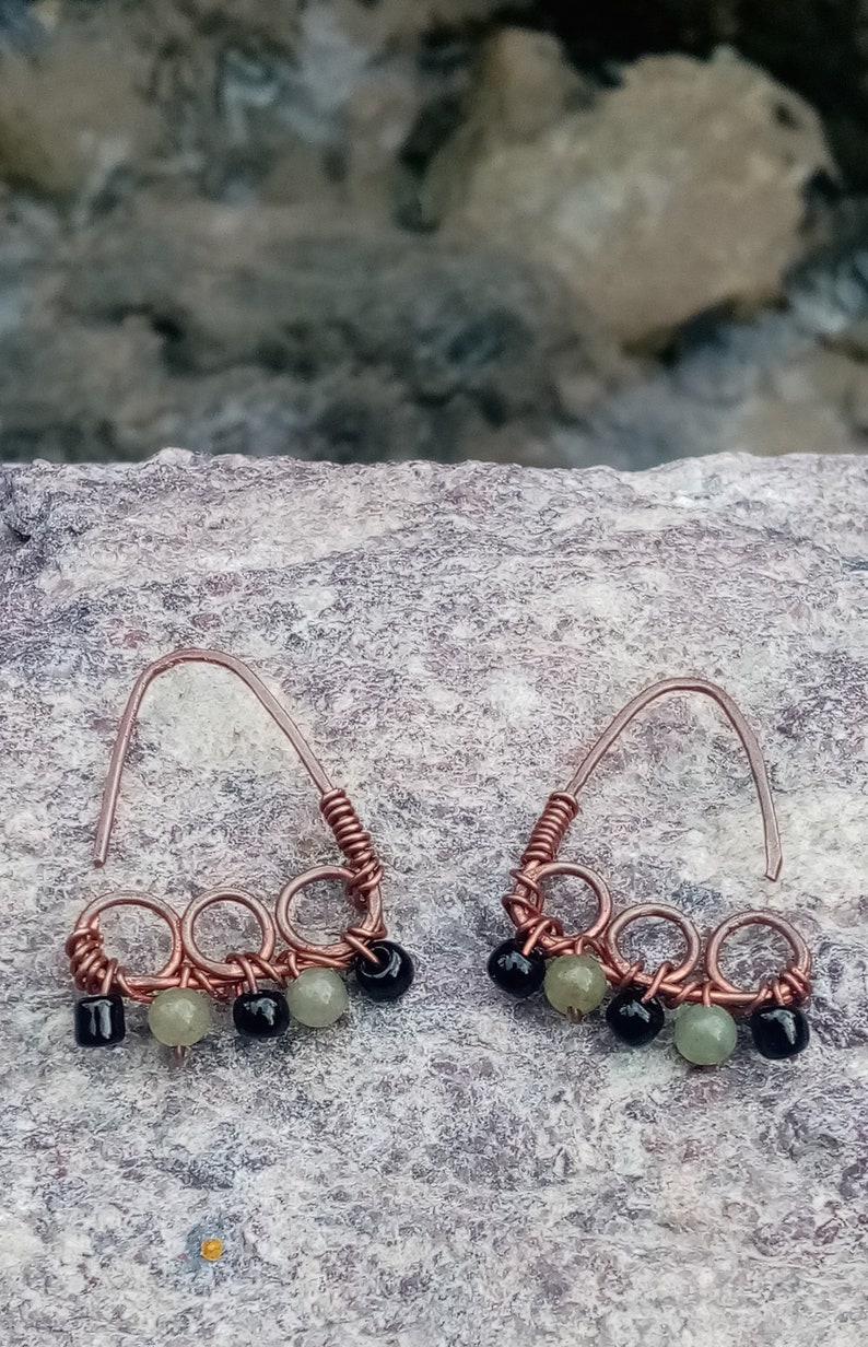 Green Quartz Handcrafted Small and Simple Copper Earrings with Synthetic Pearls and Small Natural Stones