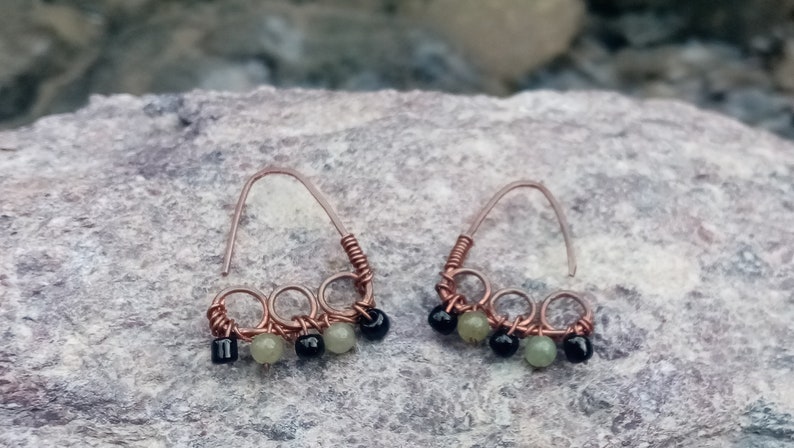 Green Quartz Handcrafted Small and Simple Copper Earrings with Synthetic Pearls and Small Natural Stones
