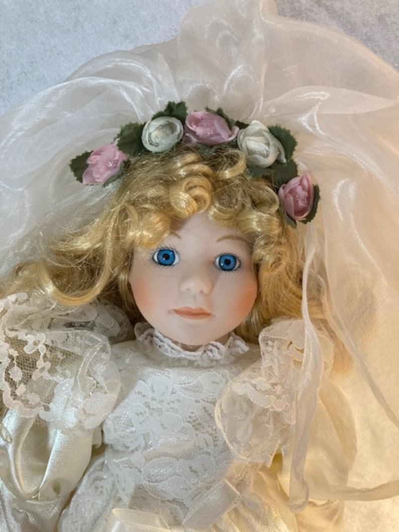 Vintage Porcelain Bride Porcelain Doll in Wedding Dress With Veil W