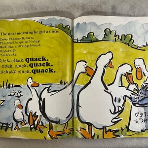 2000 Click, Clack, Moo Cows That Type read a long/CD by Doreen Cronin & Betsy Lewin, Randy Travis image 8