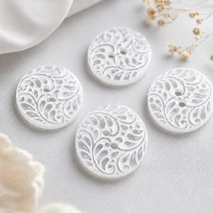 White Clear Floral Buttons, 20mm Decorative Transparent Sewing Buttons, Elegant 2 Hole Buttons for Cardigans, Blouses and Crafts, S5