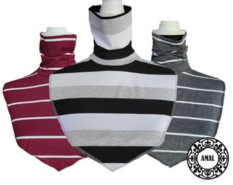 Puede incluir: Tres calentadores de cuello de cuello alto a rayas en burdeos, gris y negro con rayas blancas. Los calentadores de cuello se muestran en maniquíes. El nombre de la marca "AMAL" es visible en un logotipo en blanco y negro.
