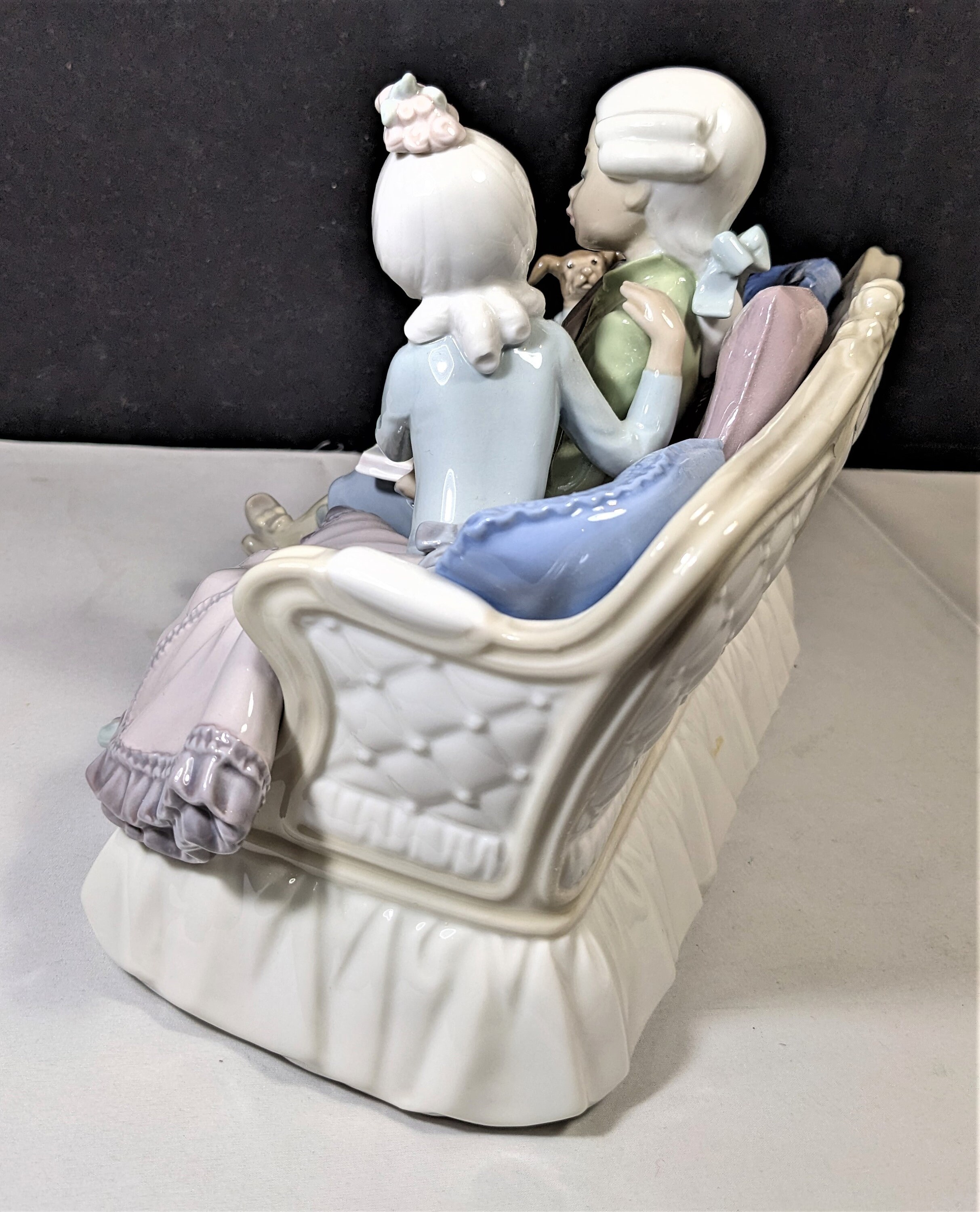 Lladro #5229 Storytime Rare Girl & Boy Reading on Couch With Dog