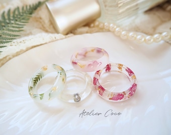 Resin Ring with dried flowers, Pressed flower ring, Lightweight ring, Hypoallergenic ring