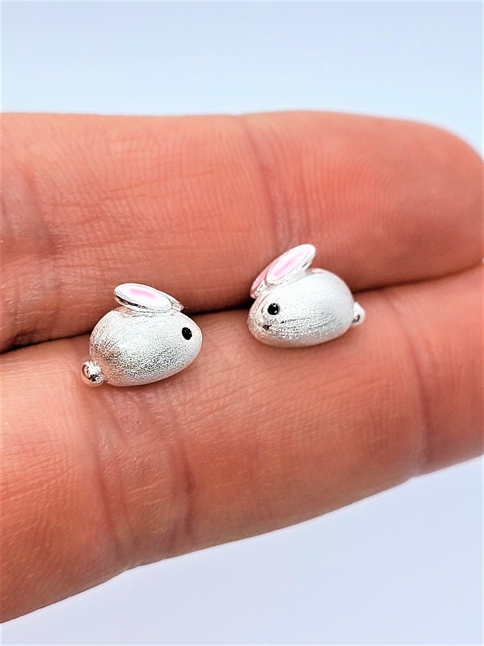 Jumping bunny earrings Clearance