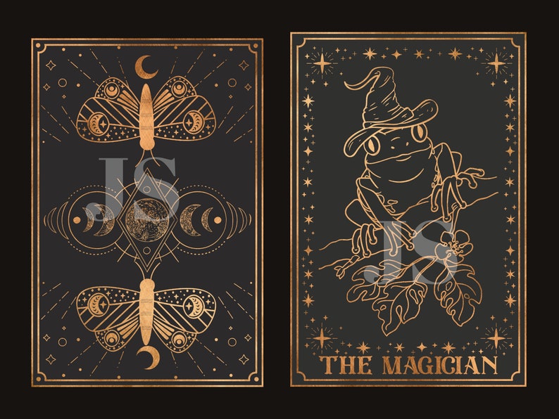 Puede incluir: Dos dise&ntilde;os de cartas del tarot con arte lineal dorado sobre un fondo negro. Una carta presenta una polilla con detalles de luna y estrellas. La otra carta muestra una rana con un sombrero de bruja, con el texto "THE MAGICIAN".