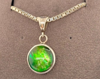 Ammolite Round Pendant Set in Sterling Silver PN E004247