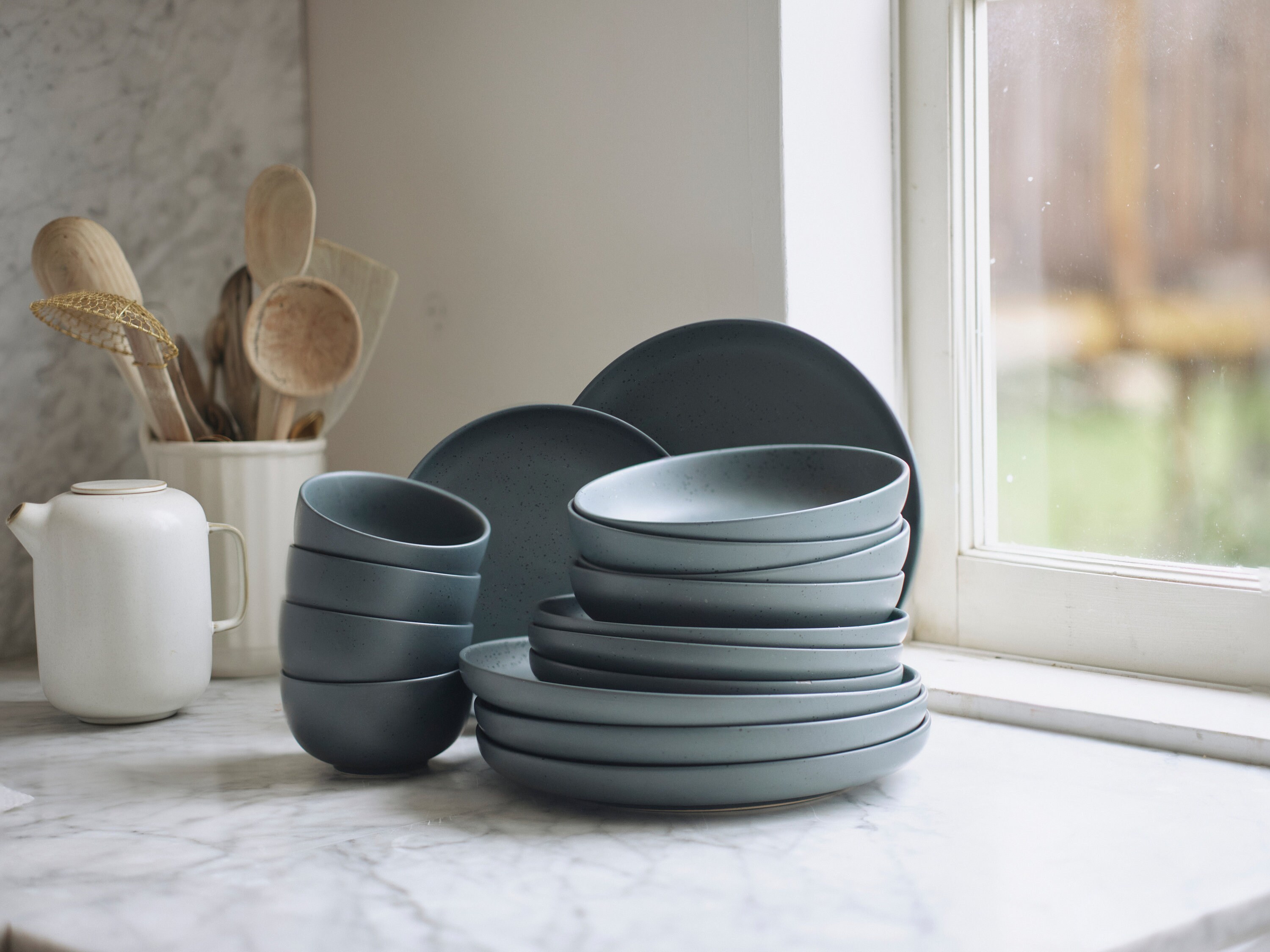 Ceramic Dinnerware Dish Set Matte Bowls Plates Perfect for Salad