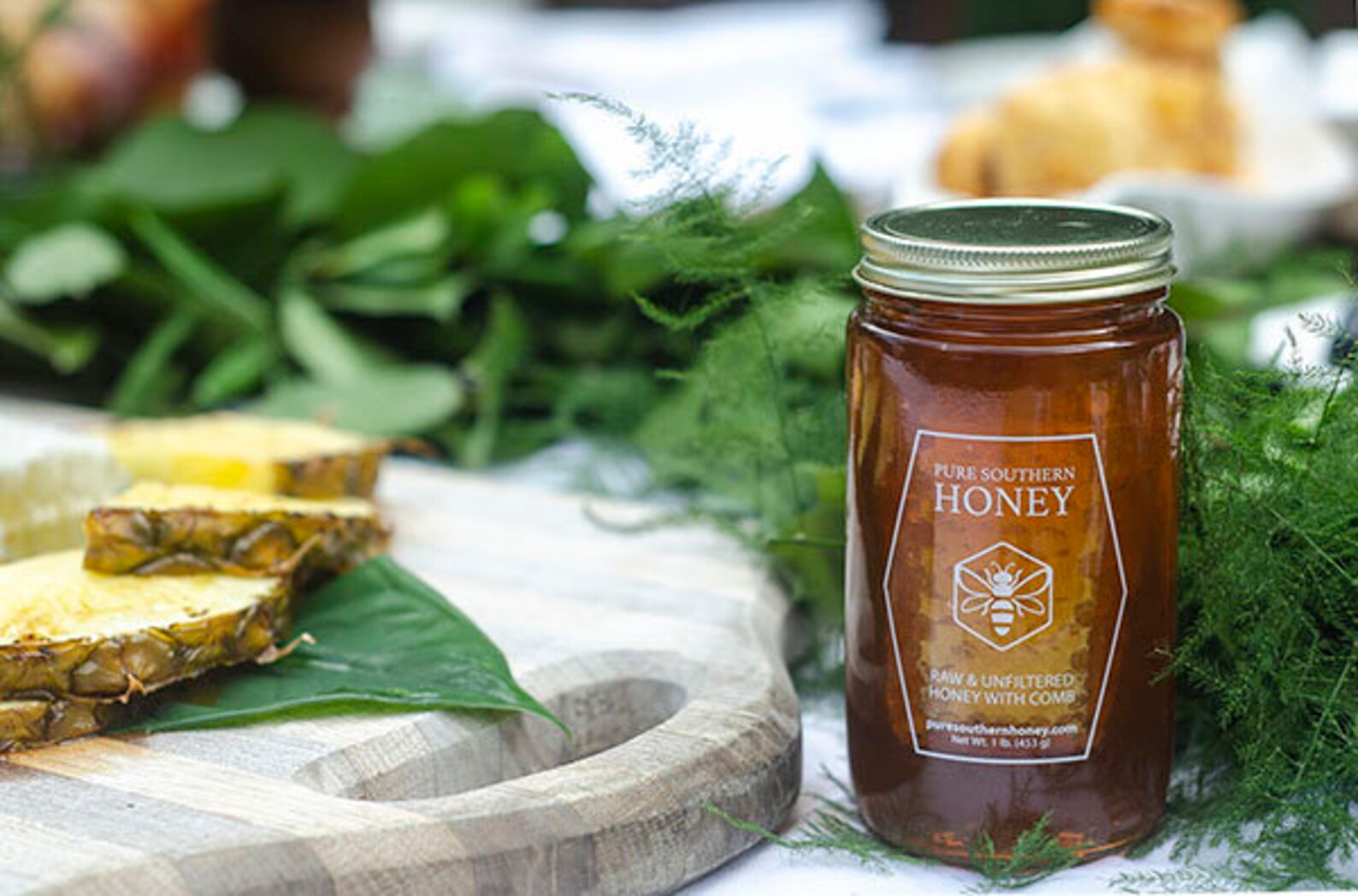 Pure Southern Honey's 100 Raw & Unfiltered Honey With Comb 1 Lb