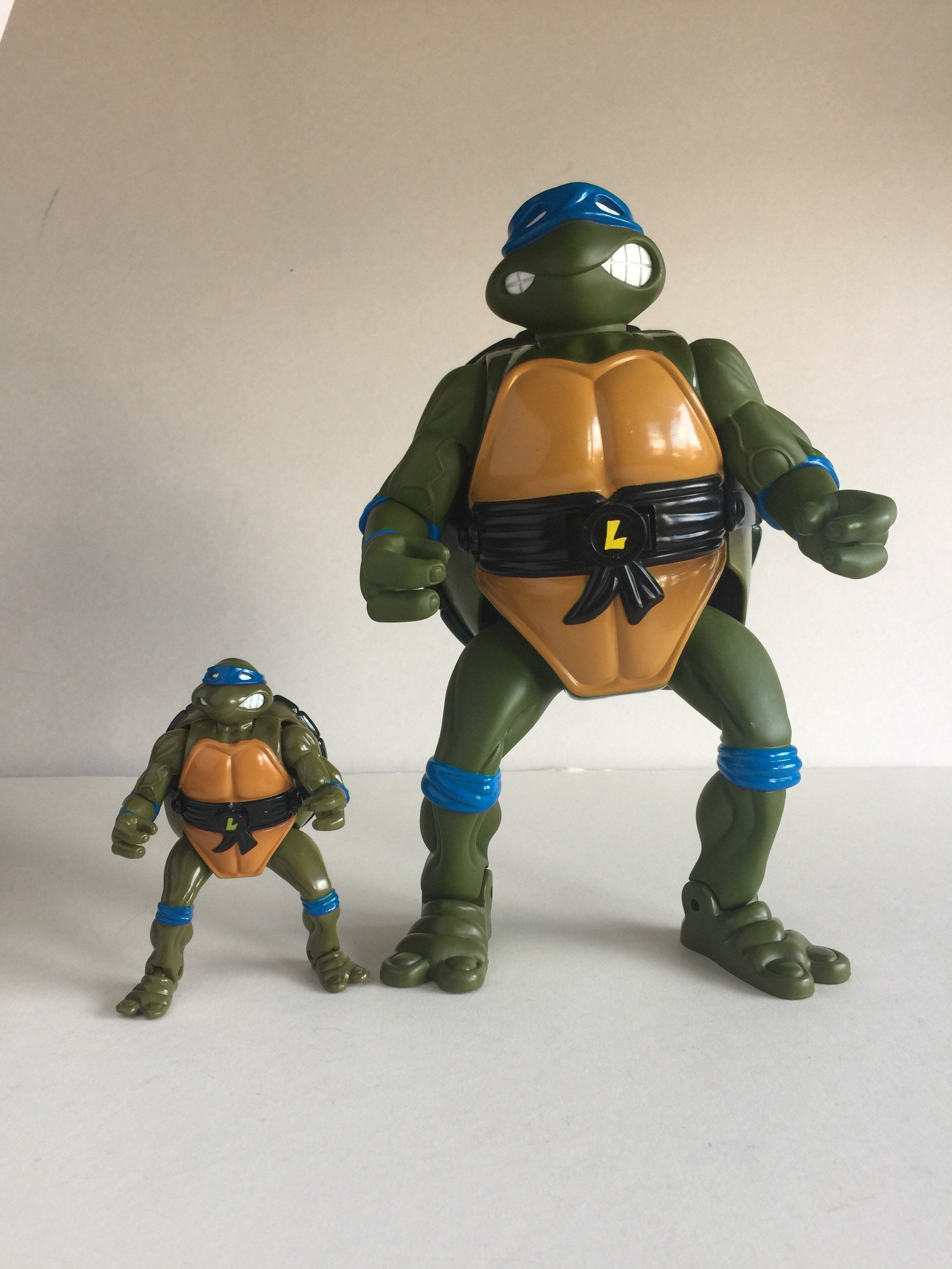  Teenage Mutant Ninja Turtles: 12” Original Classic Leonardo  Giant Figure by Playmates Toys : Toys & Games