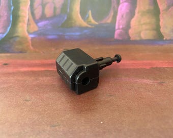 Power Rangers non-combining Megazord Fist R 1993 Bandai