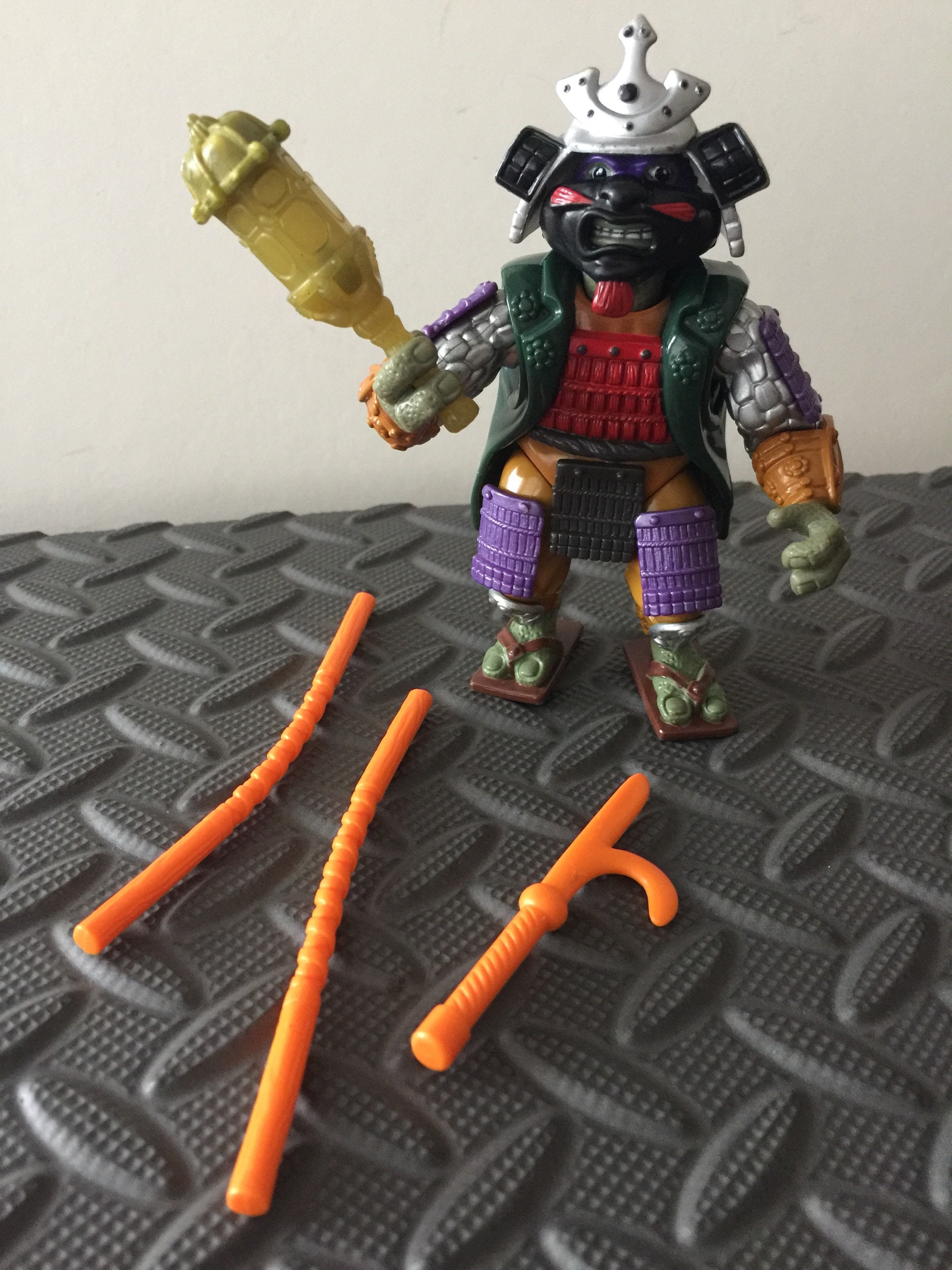 Teenage Mutant Ninja Turtles 2012 Viacom, TMNT 2012 Mikey Figure, With 2  Weapons