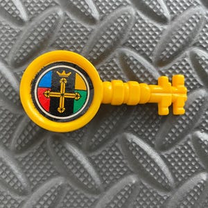 Voltron vintage Yellow Key (Hunk) 1984 Panosh Place W.E.P.