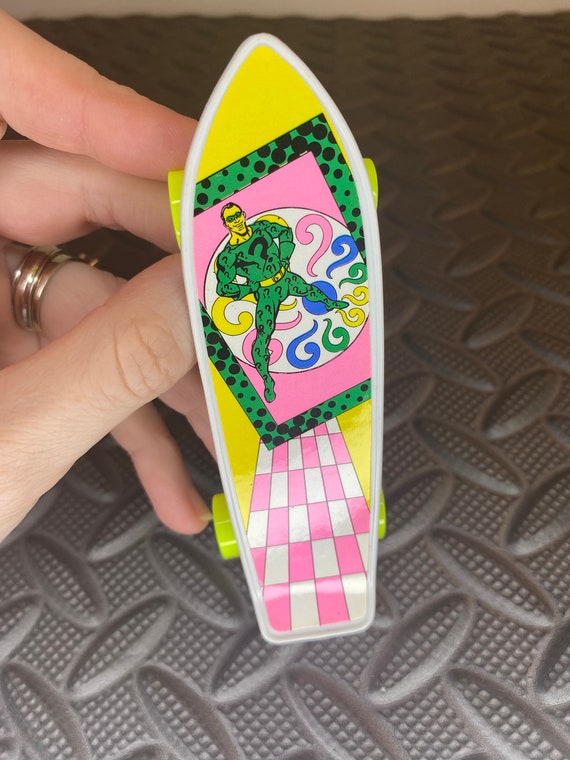The Riddler vintage Skateboard Pencil Sharpener Fluorescent Yellow wheels Wella Made in China