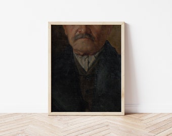 Könnte beinhalten: Eine Nahaufnahme eines Ölgemäldes, das das Gesicht eines Mannes zeigt. Der Mann hat einen Schnurrbart und trägt eine dunkle Jacke und ein weißes Hemd mit Kragen.
