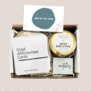 Je bent niet de enige met kaarten voor rouwbevestiging en kaarsje rouwbeklag Gecondoleerd rouwpakket verlies van geliefde kaars Geschenkdoos