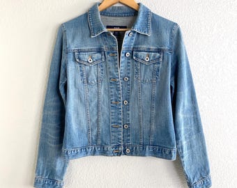 Vintage Y2K Gap Denim Jacket / Jean Jacket / Medium Wash