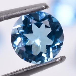 Natural Swiss Blue Topaz: 5mm Round Brilliant Cut Loose Gemstone