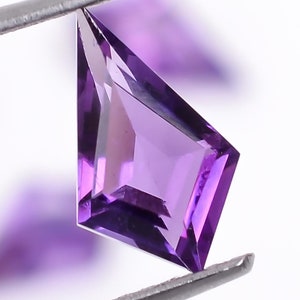 Naturlig lila ametist med stegformad ädelsten (10X6X4 mm)