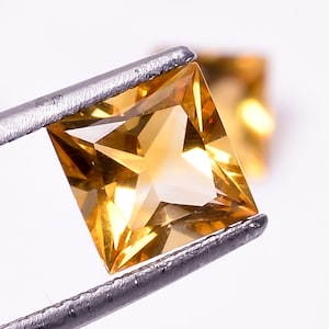 Princess Cut Citrine Quartz: AAA Yellow Gemstone, 7x7x5 mm