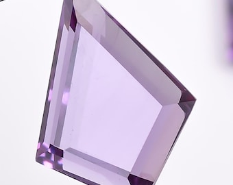 Kite Cut Synthetic Alexandrite Loose Gemstone: Color Change, 17X12.5X5 mm