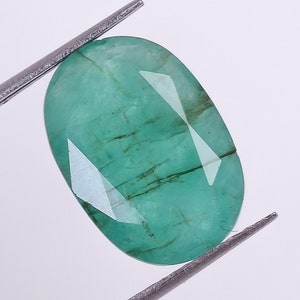 Natural Emerald Oval Brilliant Cut Loose Gemstone: 14X10X5 mm