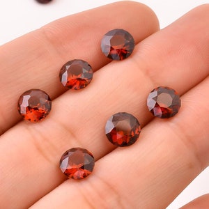 Natural Mozambique Garnet: 7x7mm Round Lotus Cut Loose Gemstone