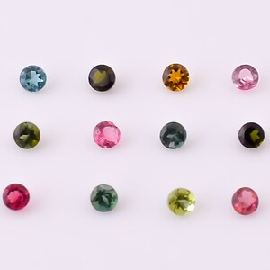 Meerkleurige toermalijn edelsteen: rond briljantgeslepen, 2 x 2 mm