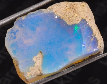 天然エチオピア産オパール原石：27カラットのブルーファイアクリスタル