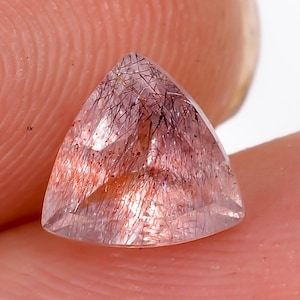 Bloodshot Lepidocrocite Quartz: Trillion Cut Super Seven Gemstone (7X7X4 mm)