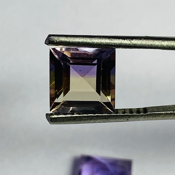 ボリビア産アメトリン宝石：スクエアステップカット、7x7x4.5 mm