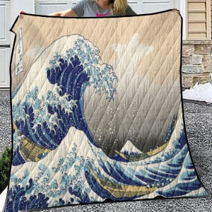The Great Wave off Kanagawa Lightweight & Breathable Quilt With Edge-wrapping Strips